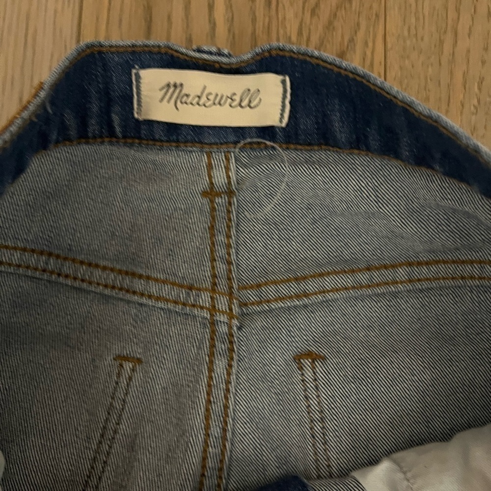 MADEWELL The Slim Boyfriend Jean, Size 25, Light Wash, Distressed Denim - Picture 4 of 4